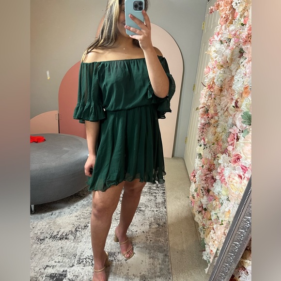 Vici off shoulder green dress - Picture 3 of 4